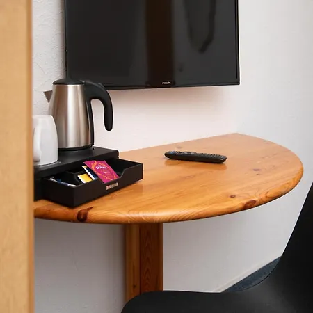 Toewerland 6 * ג'וסט